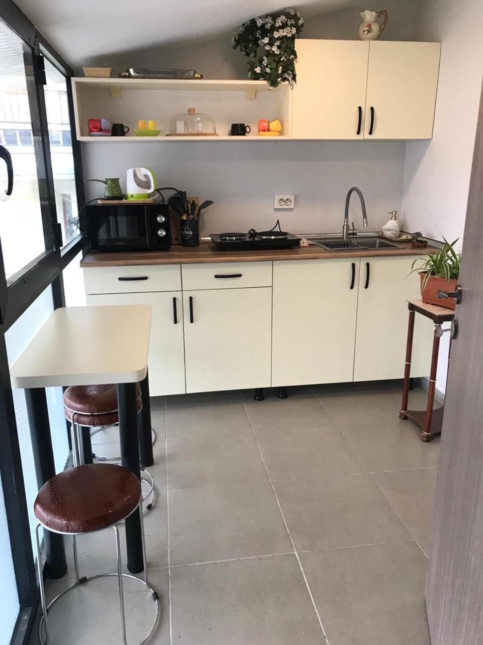 Lia'S Guest House Tbilisi Bagian luar foto