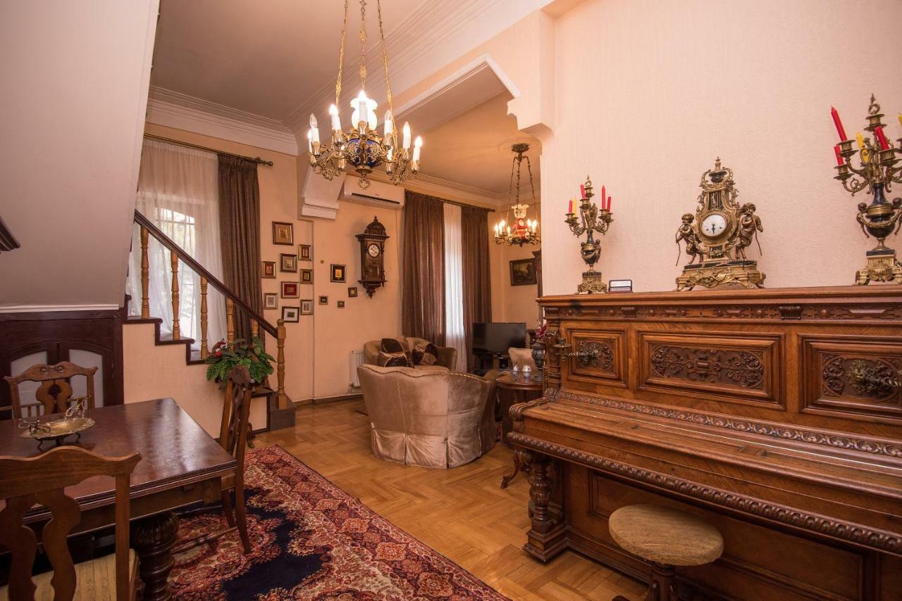 Lia'S Guest House Tbilisi Bagian luar foto