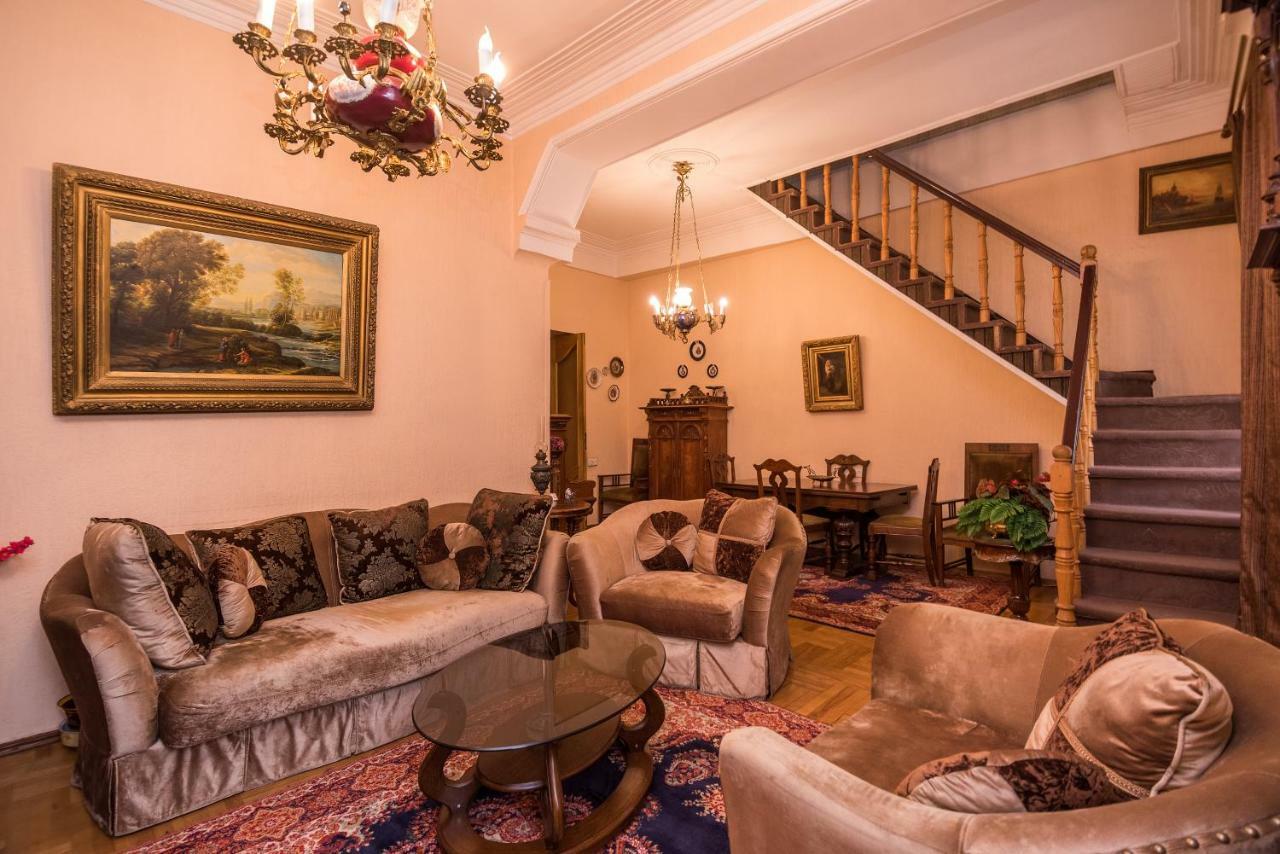 Lia'S Guest House Tbilisi Bagian luar foto