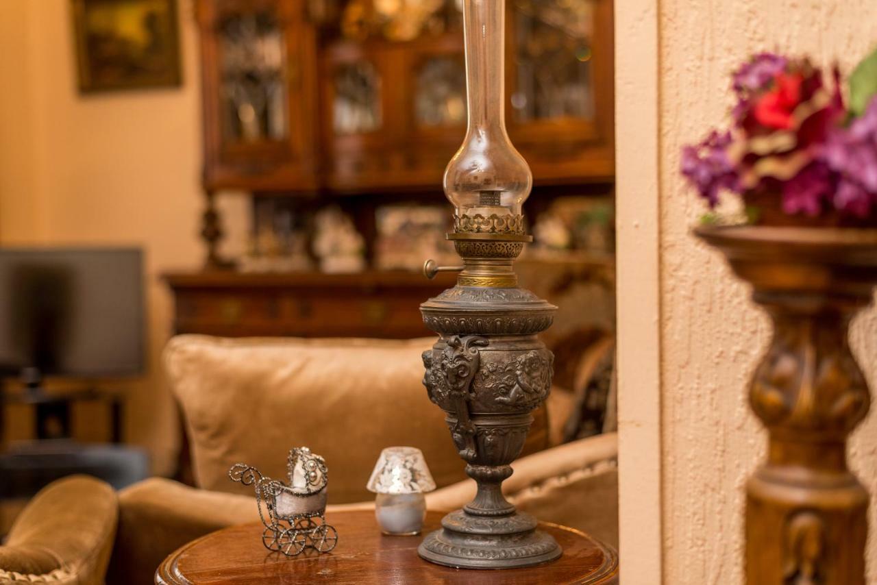 Lia'S Guest House Tbilisi Bagian luar foto