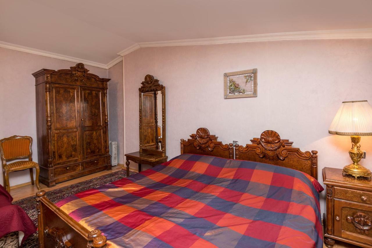 Lia'S Guest House Tbilisi Bagian luar foto