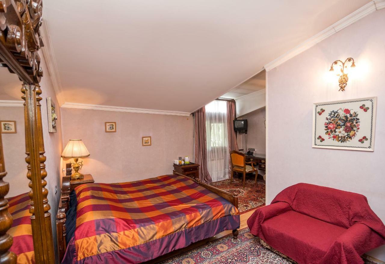 Lia'S Guest House Tbilisi Bagian luar foto