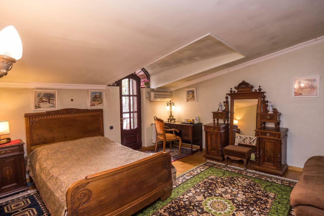 Lia'S Guest House Tbilisi Bagian luar foto