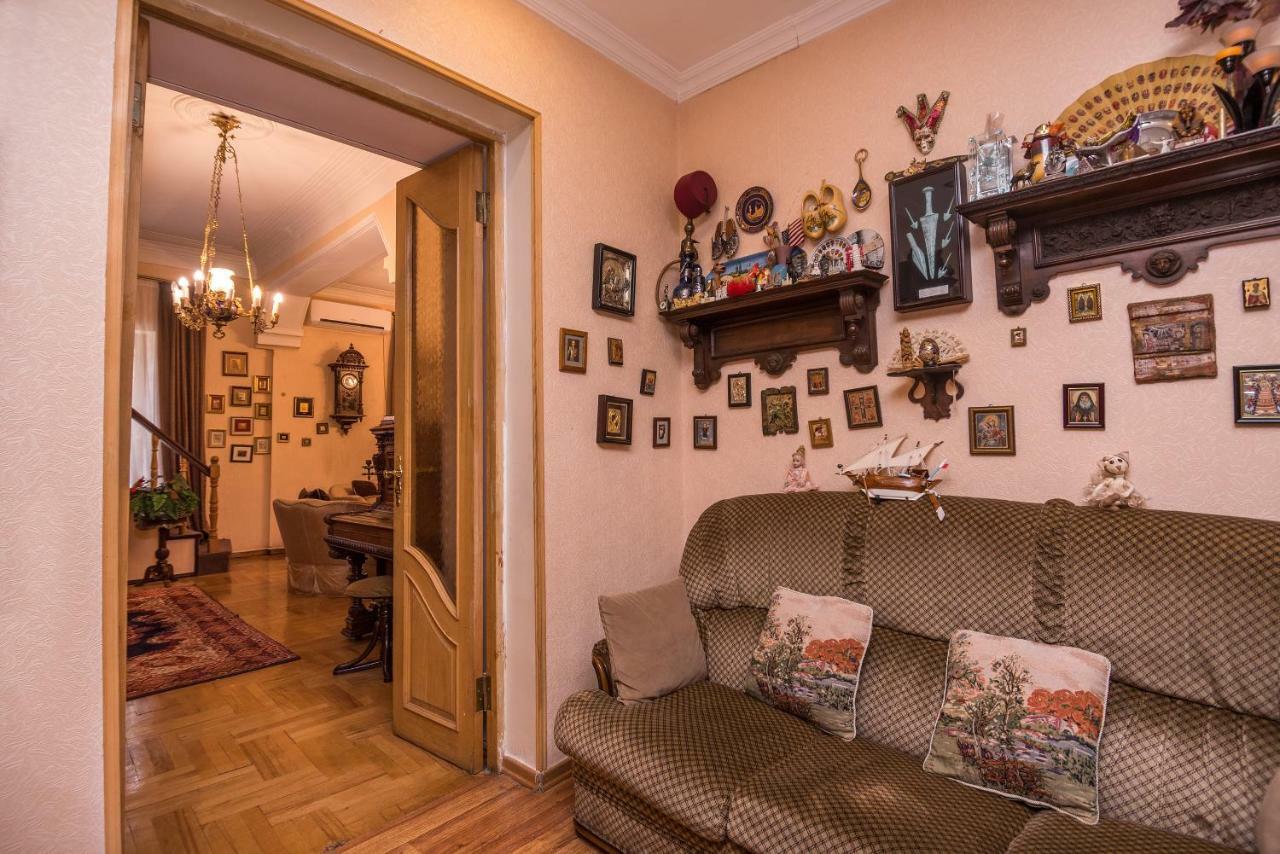 Lia'S Guest House Tbilisi Bagian luar foto