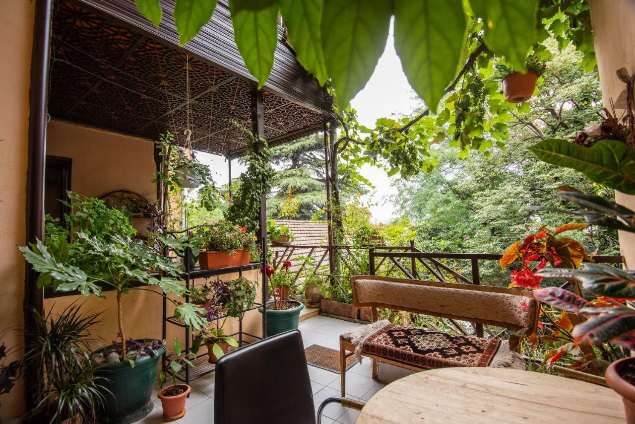 Lia'S Guest House Tbilisi Bagian luar foto